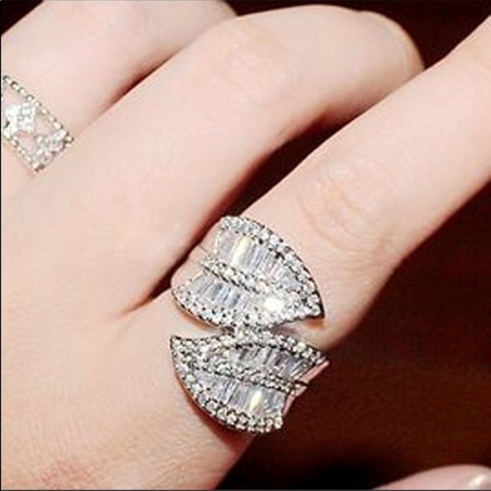 White Sapphire Sterling Silver Wrap Around Ring 36$